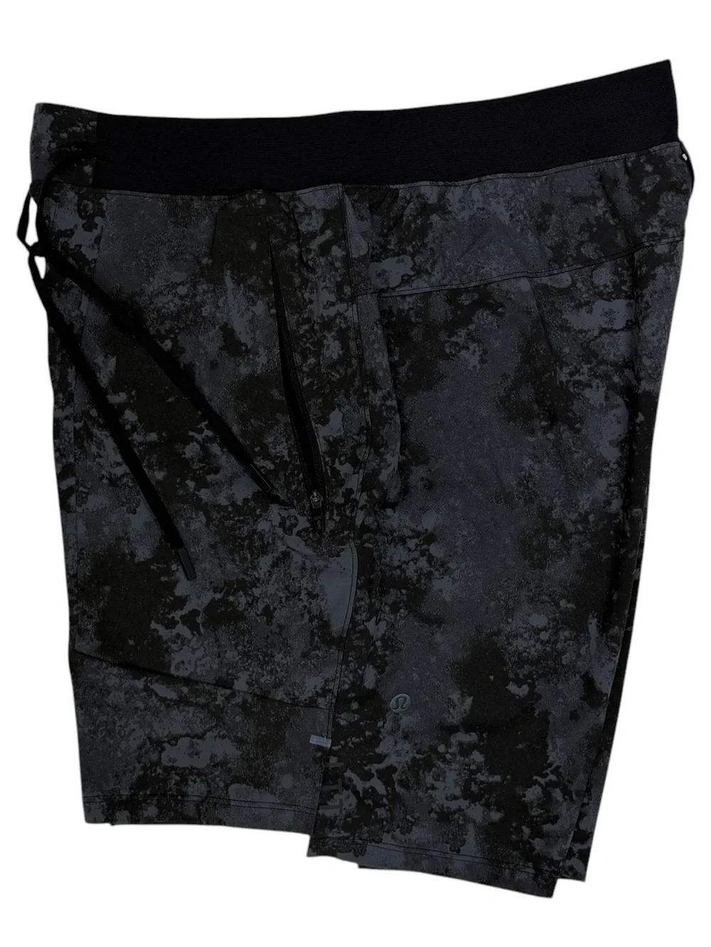 Lululemon Shorts Men Medium Black Camo License to Train Linerless 7 Athletic Gym